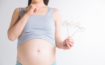 妊娠中に赤ちゃんの性別が分かるのはいつ？サプライズで発表も！