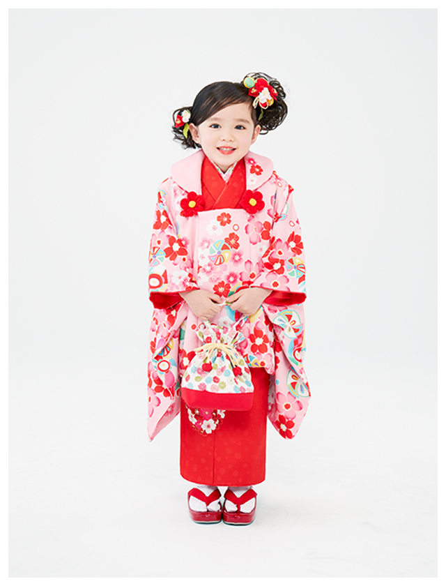 3歳 着物を着た女の子