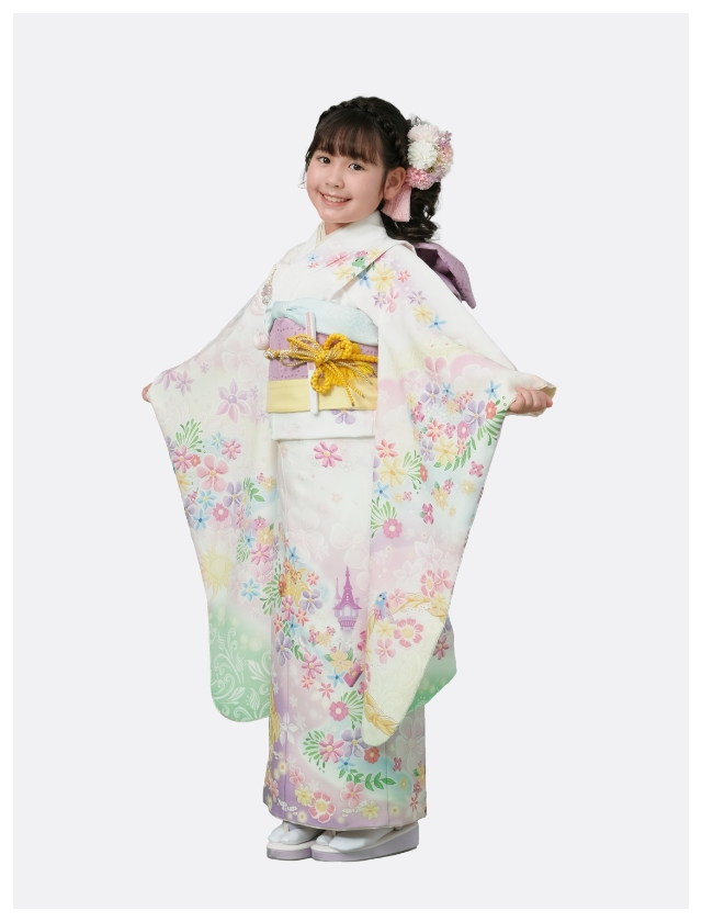 7歳 着物を着た女の子