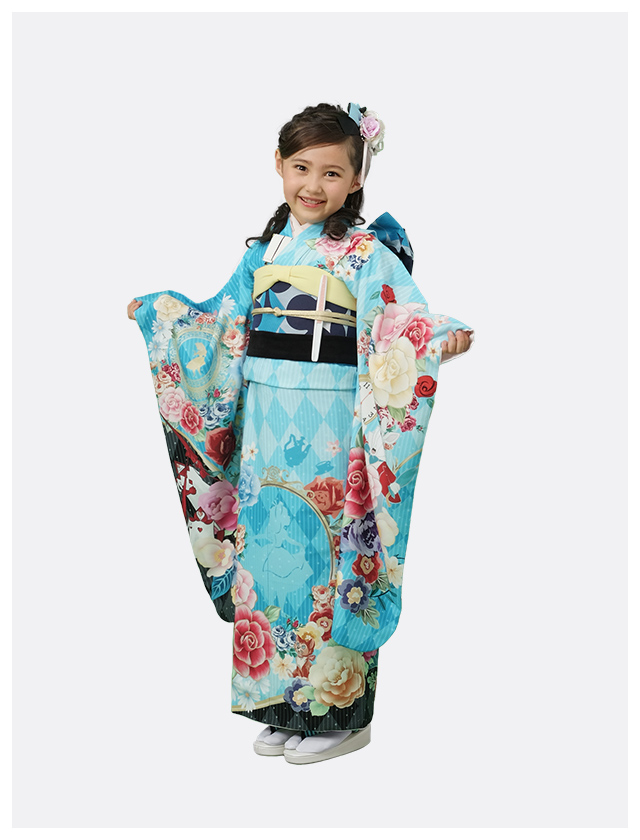 7歳 着物を着た女の子