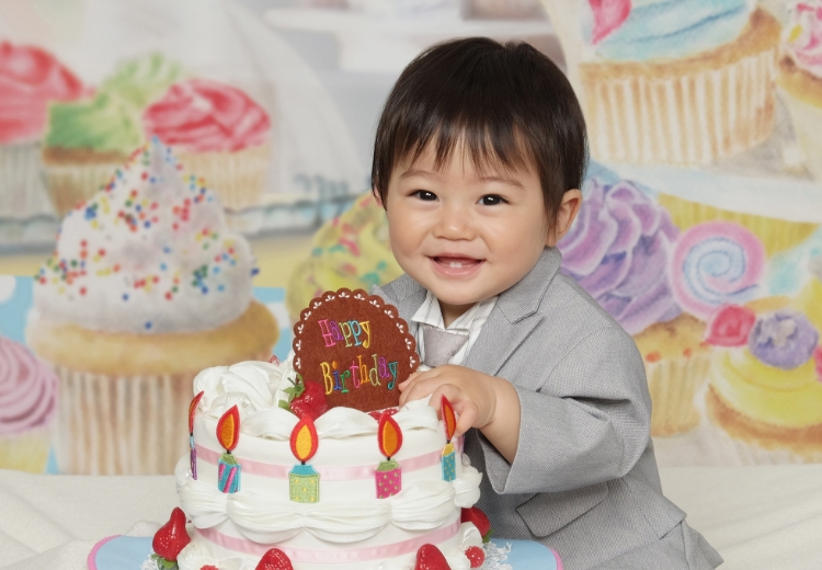 1歳お誕生日｜スタジオアリスの赤ちゃん撮影｜こども写真館スタジオ