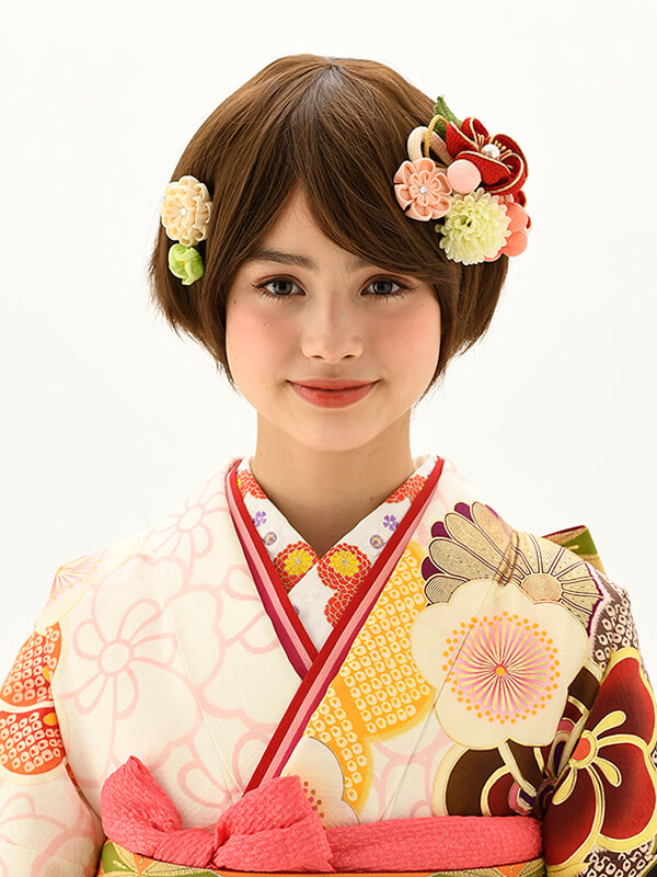 ショートヘアの前髪アレンジ