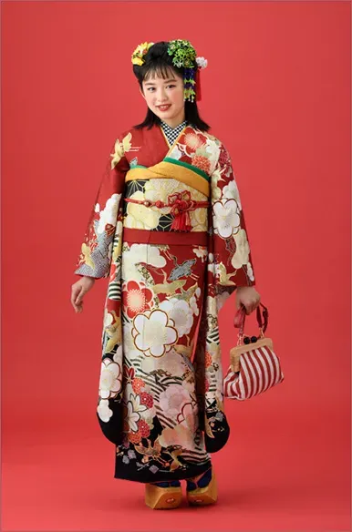 「赤」「白」カラーの振袖1