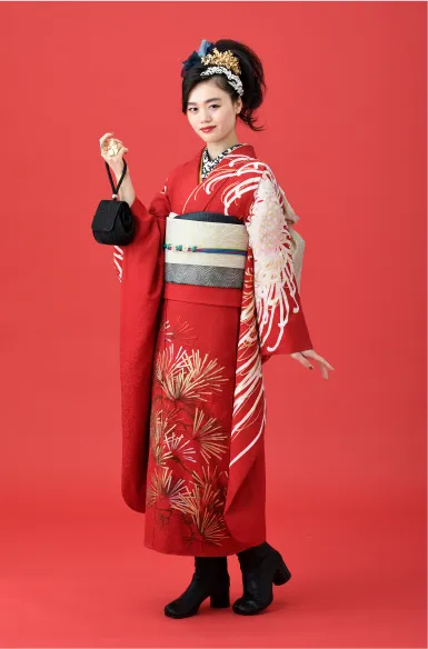 「赤」「白」カラーの振袖9