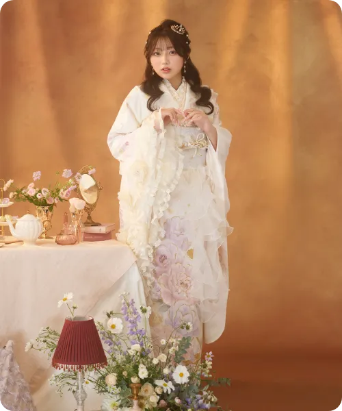 希空が着用するディズニープリンセス振袖 DF-G002