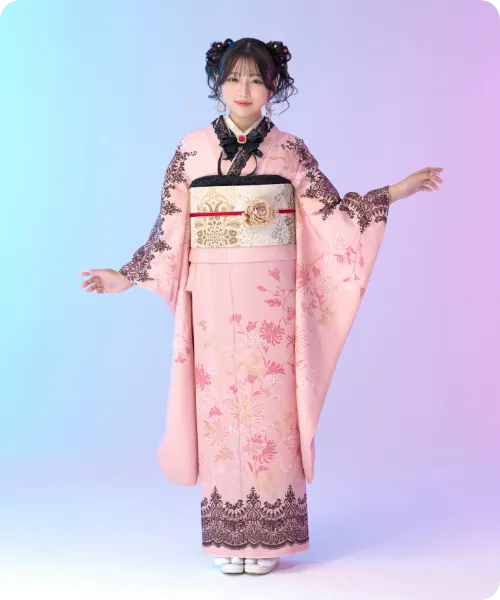 希空が着用する大人フェミニンなピンク振袖 AF-E004