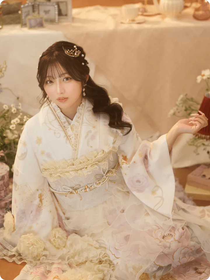 希空が着用するディズニープリンセス振袖 DF-G002