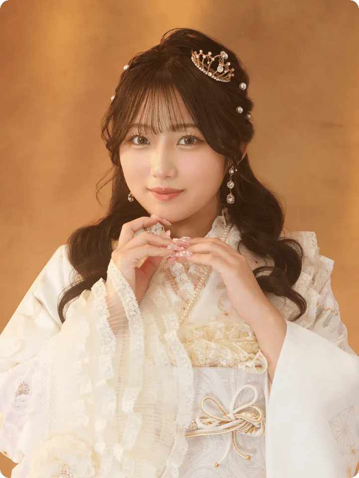 希空が着用するディズニープリンセス振袖 DF-G002