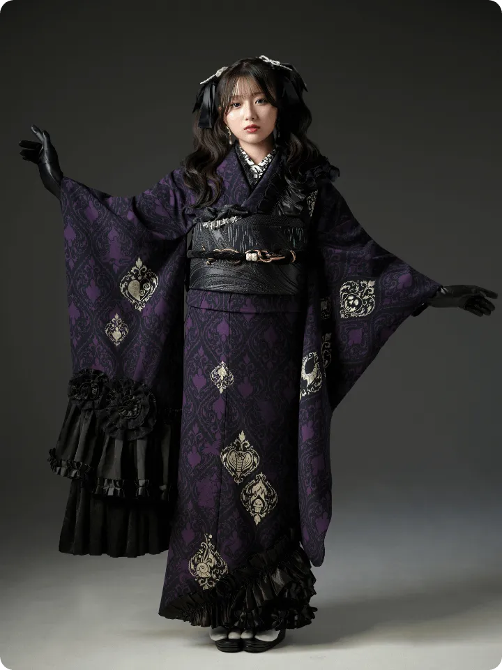 希空が着用するディズニーヴィランズ振袖 DF-G001