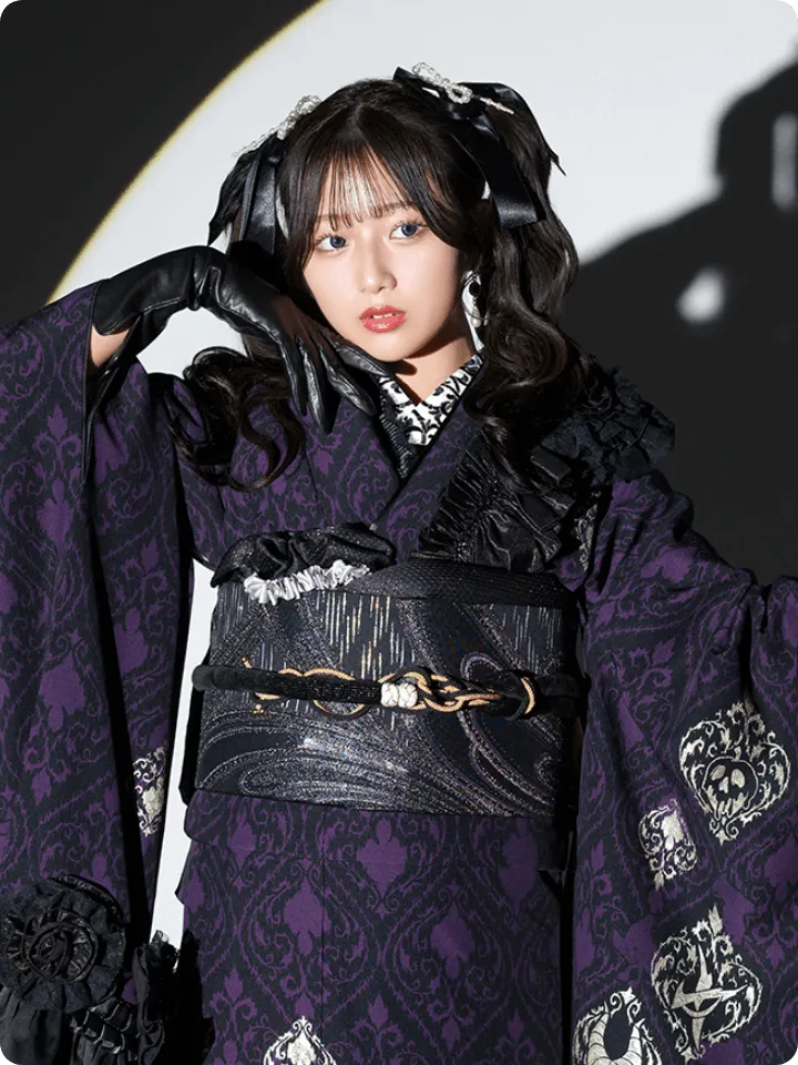 希空が着用するディズニーヴィランズ振袖 DF-G001