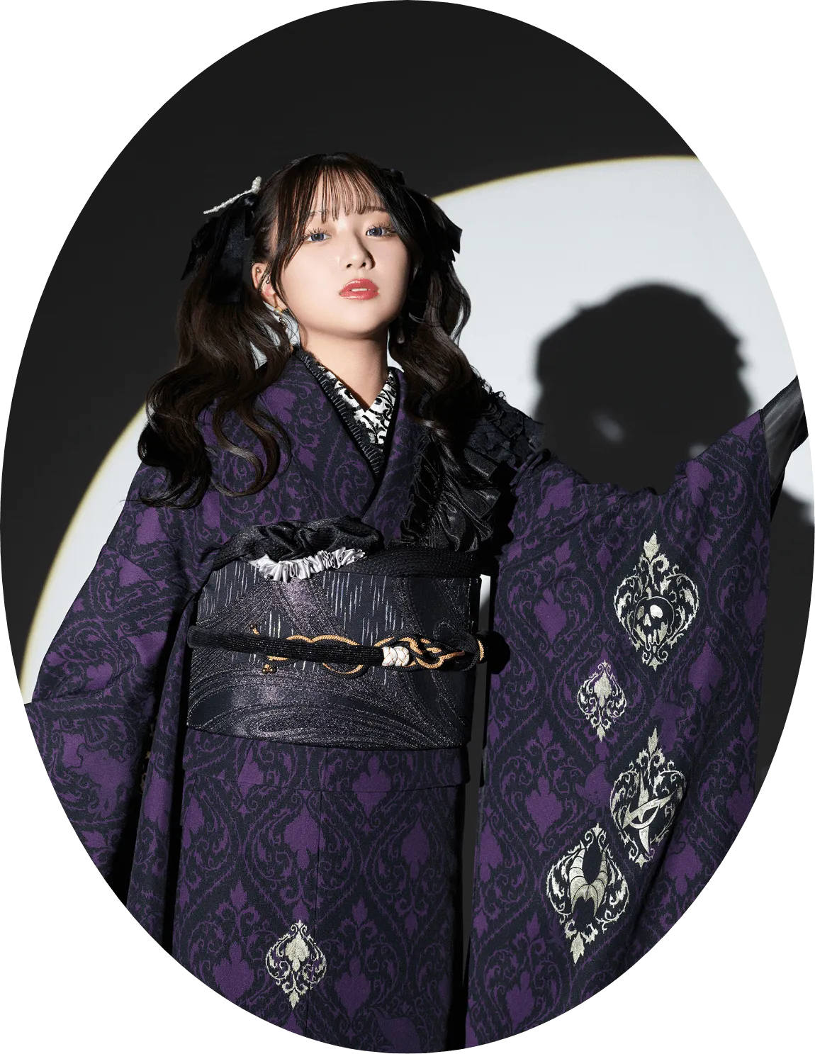 希空が着用するディズニーヴィランズ振袖 DF-G001