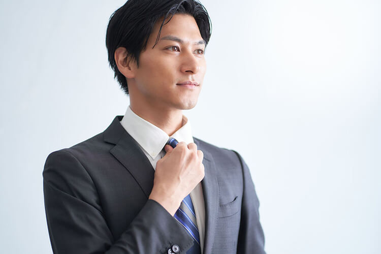 百日祝い(お食い初め)に最適な服装【パパ編】