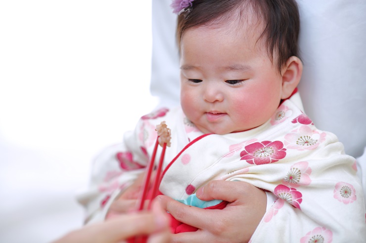 百日祝い（お食い初め）は何カ月でやるの？タイミングやメニューを紹介