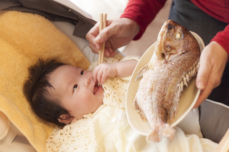 百日祝い（お食い初め）は赤ちゃんの成長をお祝いする行事