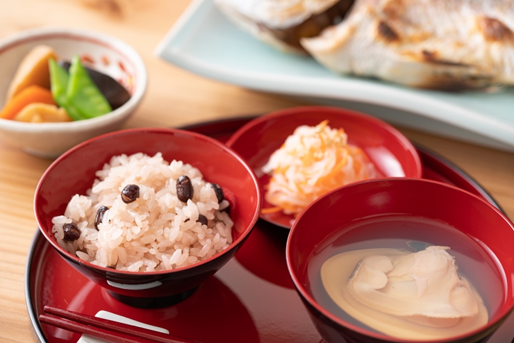 百日祝い（お食い初め）｜お花を使った料理の飾り付けアイデア