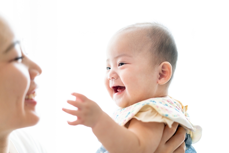 生後100日目の写真撮影｜泣く赤ちゃんの対処法 