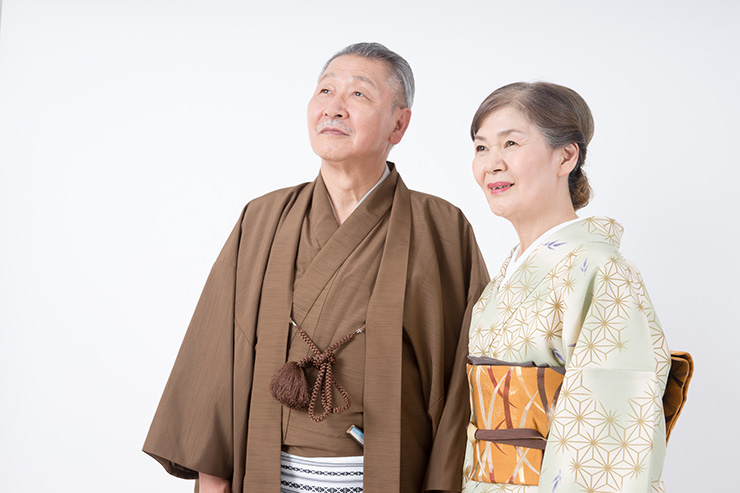 百日祝い(お食い初め)服装例【祖父母編】