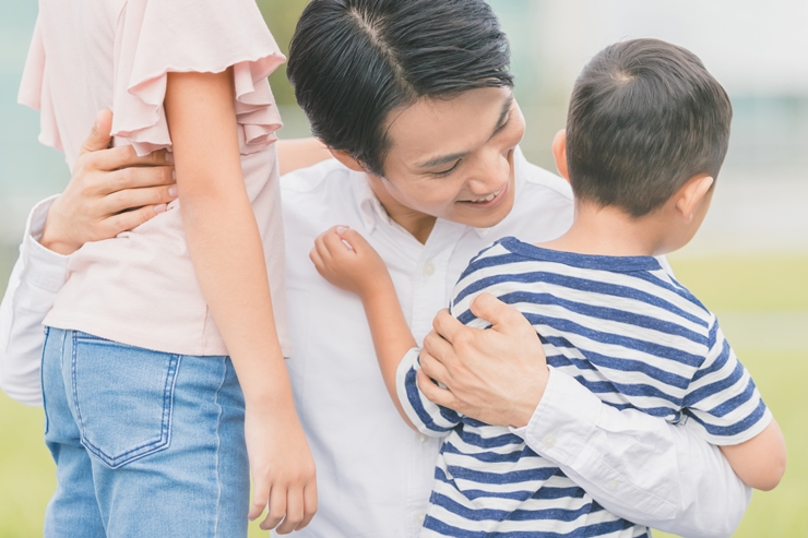 3歳児の抱っこに応えられないときの対処法
