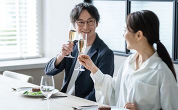 結婚記念日は特別な時間を過ごそう！おすすめの祝い方とプレゼントを紹介