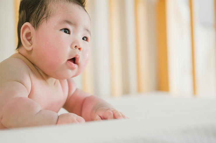 生まれたての赤ちゃんのかわいい仕草と表情10選 写真の残し方も紹介 こども写真館スタジオアリス 写真スタジオ フォトスタジオ