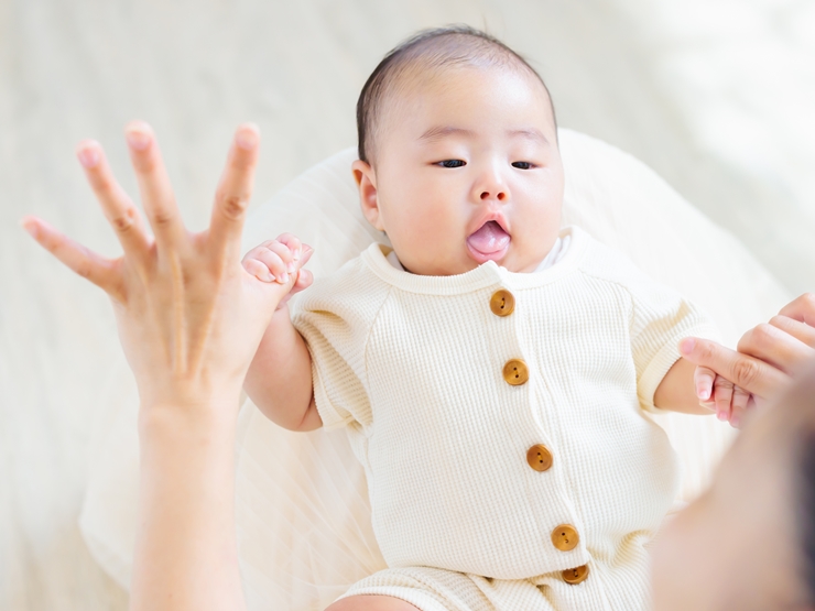 新生児の手形を取るのは難しい?簡単な取り方
