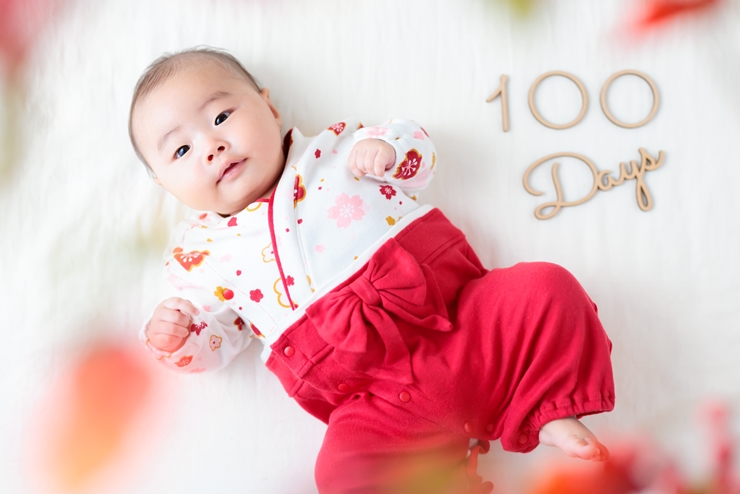  生後100日の赤ちゃんは何カ月何日？月齢の数え方や成長の目安をチェック