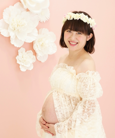 マタニティフォト撮影は衣装も揃ったスタジオアリスへ!