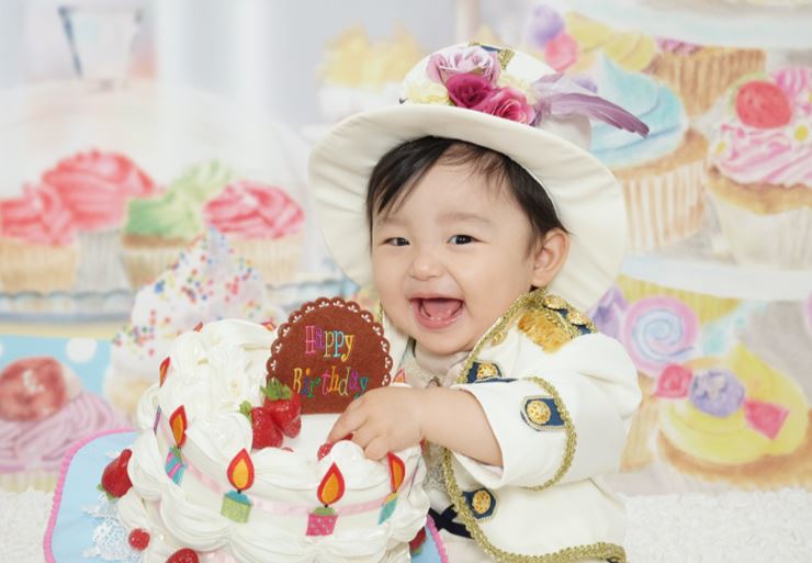 1歳の誕生日の記念撮影はスタジオアリスにお任せ!