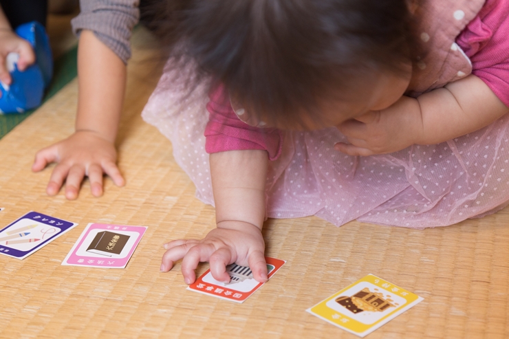 選び取りと一升餅の伝統的な儀式で1歳のお誕生日をお祝いしよう！