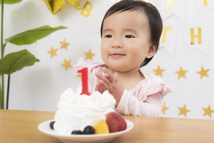 1歳の誕生日に家族写真｜親子の服装は？写真映えするスタイルのコツ