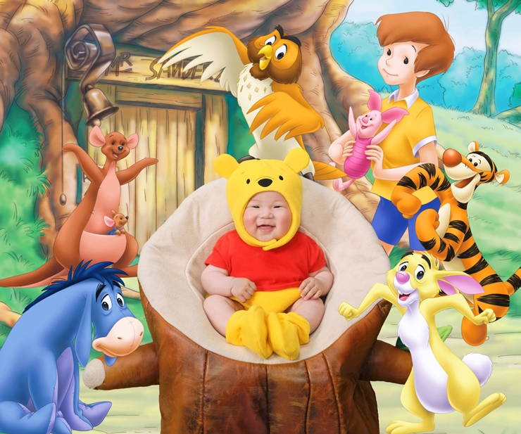 ディズニーキャラクターに囲まれて楽しく撮影!
