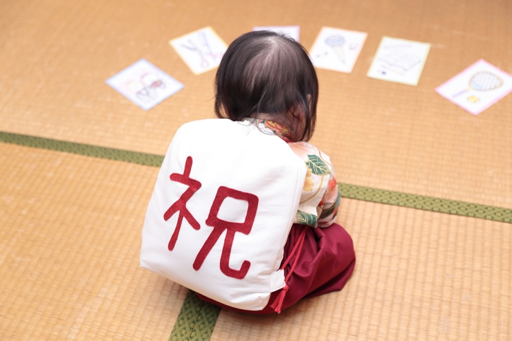 1歳のお誕生日を伝統行事でお祝いしよう！