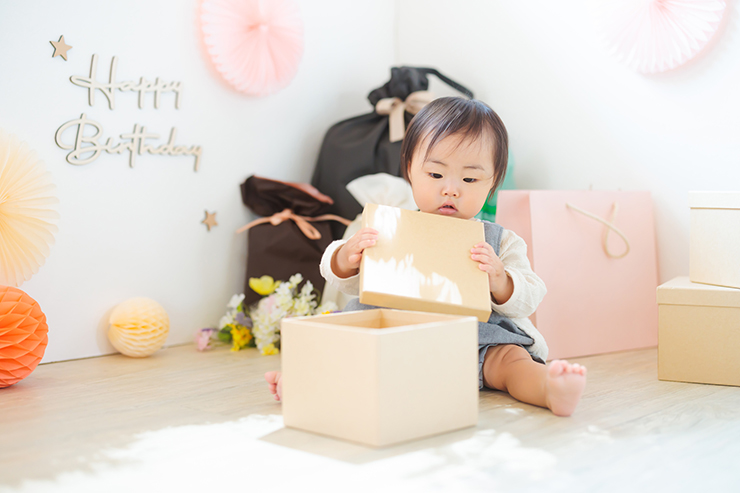 1歳誕生日に渡したい！記念に残るプレゼント8選