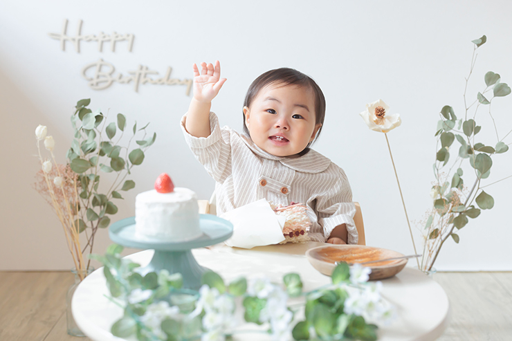 1歳のバースデーフォトはナチュラルな雰囲気がかわいい◎撮影のコツは