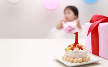 1歳の誕生日の過ごし方は？お祝いのアイデアと1歳ならではの注意点も◎