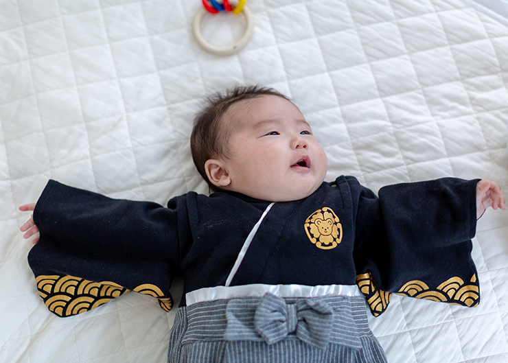 お宮参りの赤ちゃんの服装は?袴ロンパースはアリ?