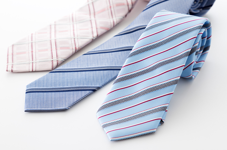 お宮参りのネクタイは何色にすれば良い？スーツに合うネクタイの選び方