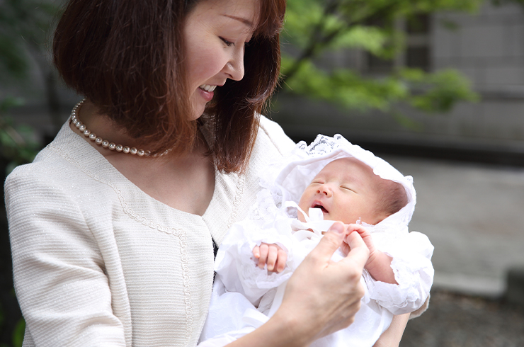 夏のお宮参りは快適な服装で 暑さ対策のポイントと便利グッズを紹介 こども写真館スタジオアリス 写真スタジオ フォトスタジオ