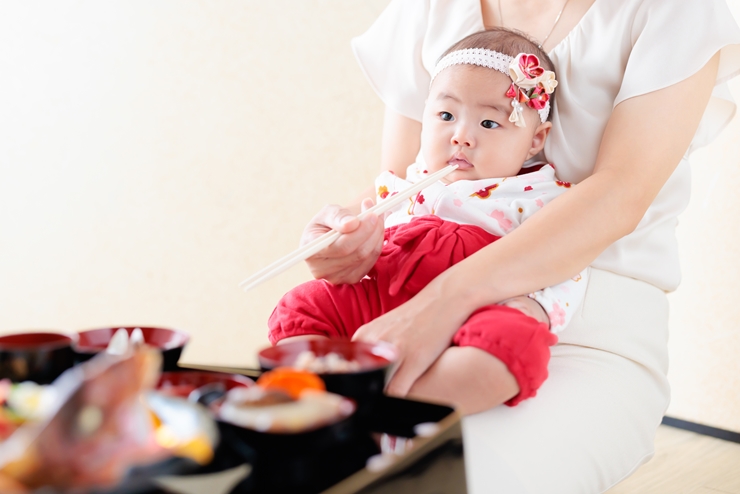 お七夜のお祝いから始まるお子さまの節目行事