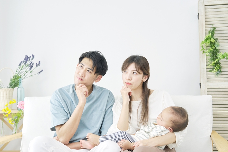 お宮参りの産着は誰が買う?
