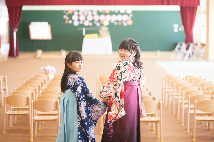 保育園・幼稚園の卒園式当日はセルフ撮影で！撮影のコツ