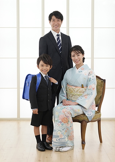 お子さまの入学式はご家族揃って着物で撮影しよう