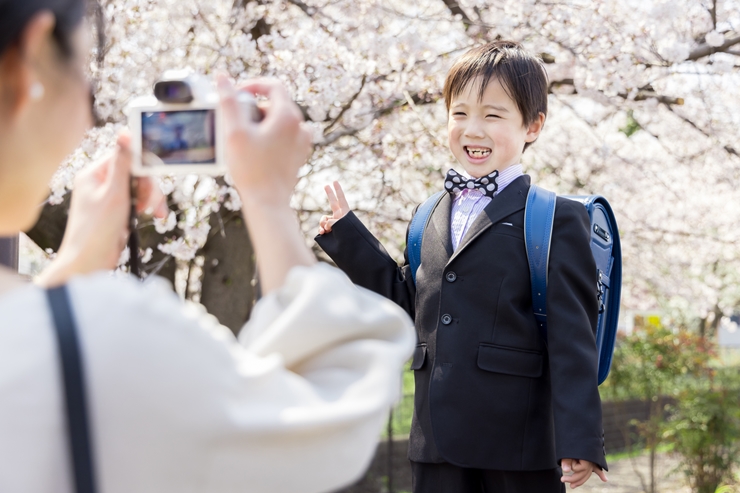 おしゃれな入学写真をセルフ撮影｜入学式当日の撮影シーン