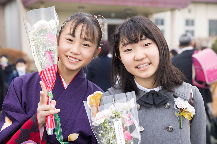 小学校の卒業式|写真映えするお子さまの服装は?