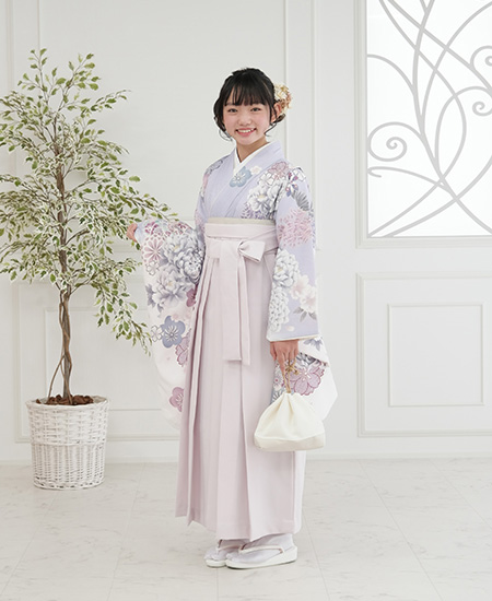 前撮り撮影から卒業式当日も袴をレンタルできる!
