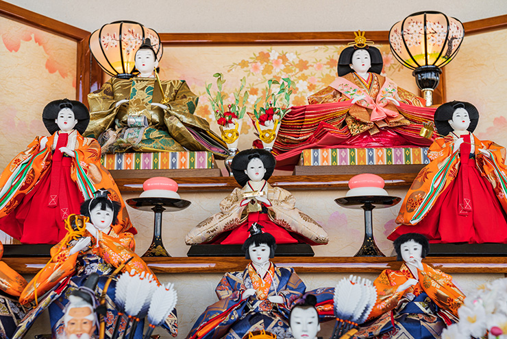 ひな祭りに「ひな人形」を飾る理由とは?