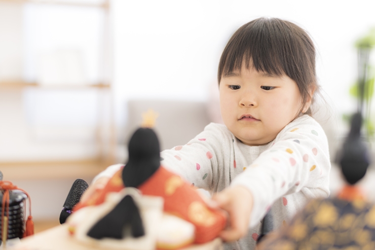 【ひな祭りの風習1】ひな人形や桃の花を飾る