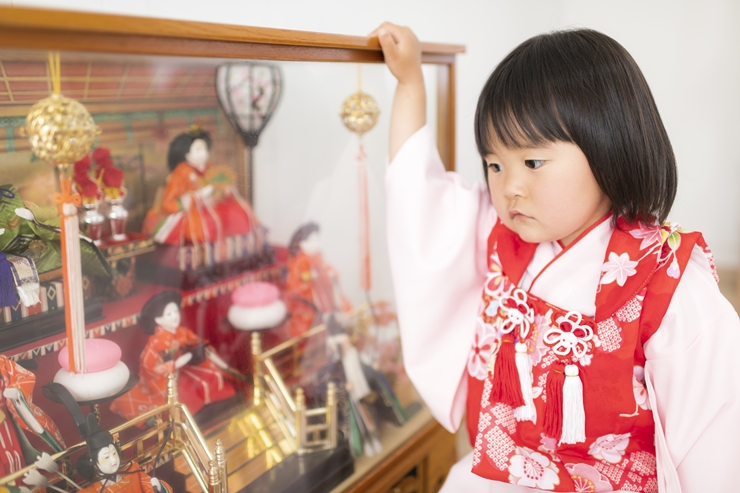 ひな祭り｜三人官女は必要？ひな人形の選び方