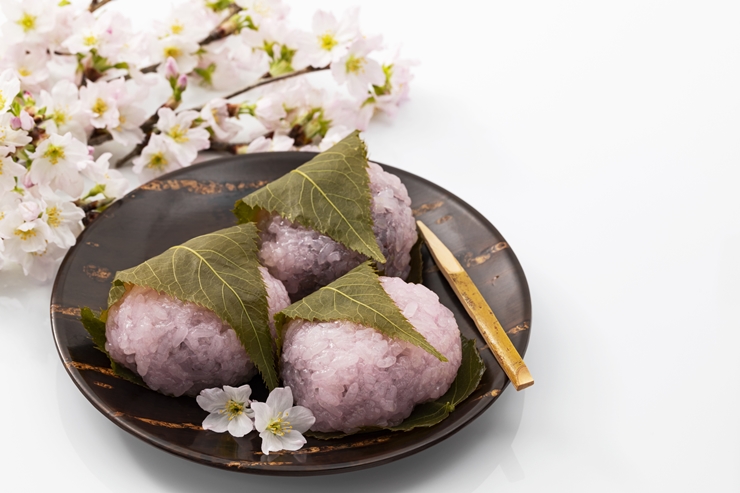 ひな祭りに桜餅を食べる意味